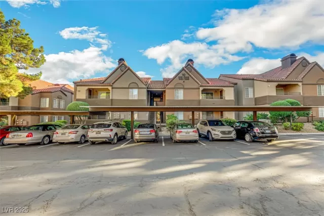 MLS: 2713936 Condo For Sale