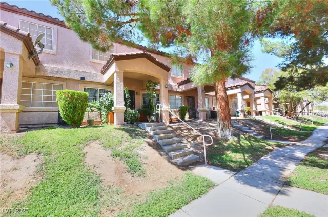 MLS: 2713951 Condo For Sale