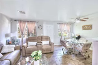 Photo #6: 2713951 Listing