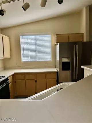 Photo #5: 2713958 Listing 