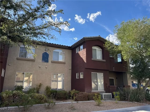 MLS: 2713959 Condo For Sale