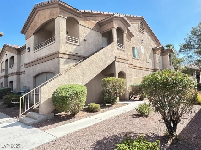 MLS: 2713960 Condo For Sale