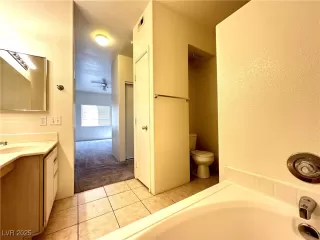 Photo #5: 2713960 Listing 