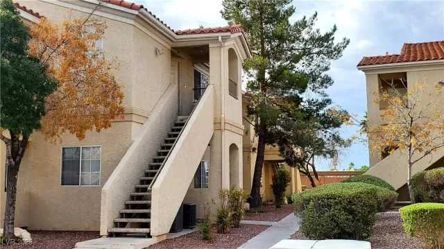 MLS: 2713973 Condo For Sale