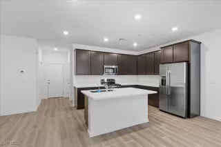 Photo #1: 2713983 Listing 