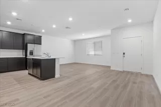 Photo #3: 2713983 Listing 