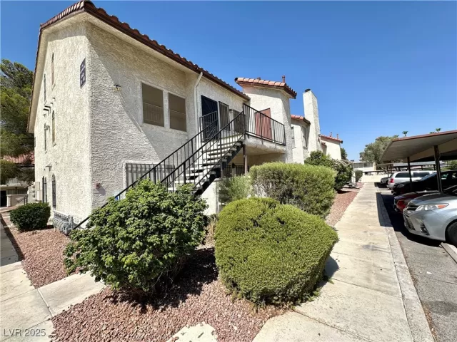 MLS: 2713987 Condo For Sale