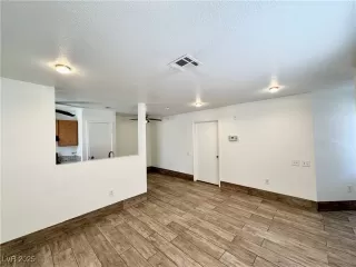 Photo #3: 2713987 Listing 