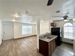 Photo #4: 2713987 Listing 