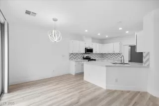 Photo #2: 2714009 Listing 