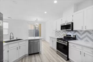 Photo #4: 2714009 Listing 