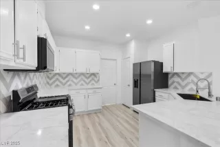 Photo #6: 2714009 Listing 