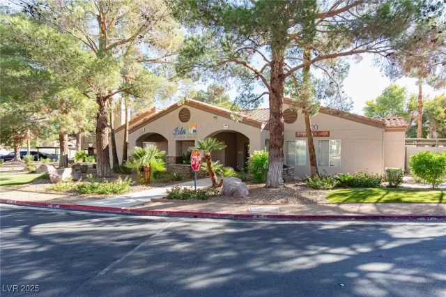 MLS: 2714010 Condo For Sale