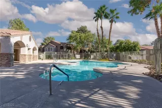 Photo #1: 2714010 Listing