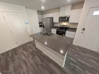 Photo #5: 2714025 Listing 