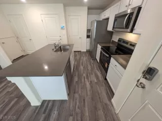 Photo #6: 2714025 Listing 