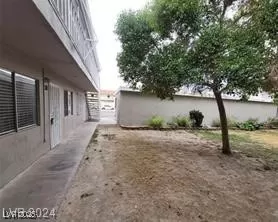 Photo #5: 2714026 Listing 