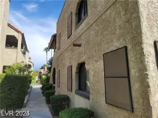 Photo #2: 2714044 Listing