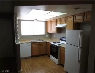 Photo #3: 2714054 Listing 