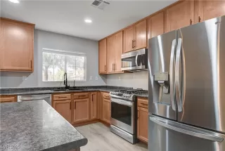 Photo #5: 2714064 Listing