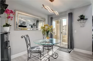 Photo #1: 2714080 Listing