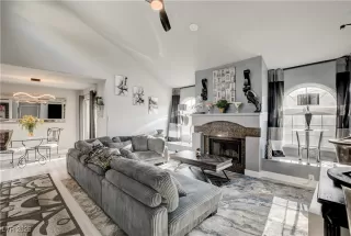 Photo #3: 2714080 Listing