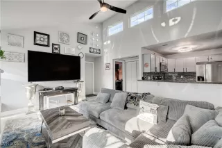 Photo #5: 2714080 Listing