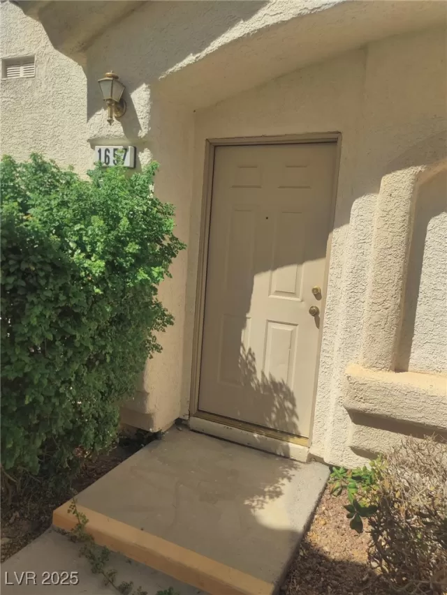 MLS: 2714110 Condo For Sale