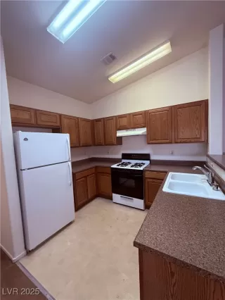 Photo #1: 2714110 Listing