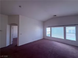 Photo #2: 2714110 Listing