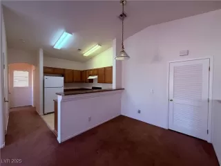 Photo #6: 2714110 Listing