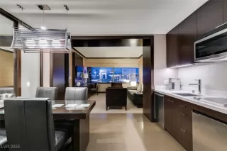 Photo #4: 2714111 Listing