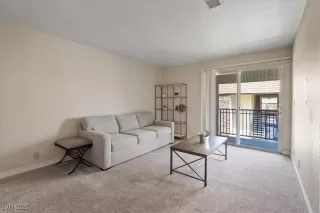 Photo #3: 2714112 Listing