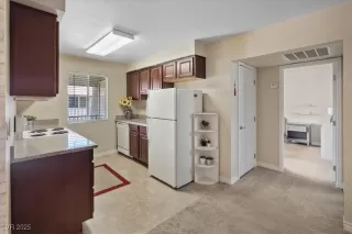 Photo #4: 2714112 Listing