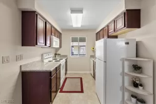 Photo #5: 2714112 Listing