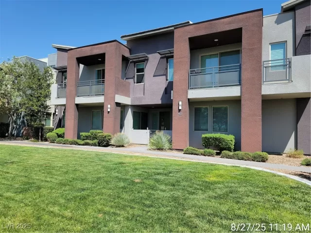 MLS: 2714118 Condo For Sale