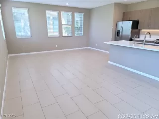 Photo #5: 2714118 Listing