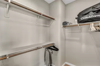 Photo #4: 2714119 Listing