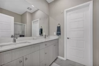 Photo #5: 2714119 Listing