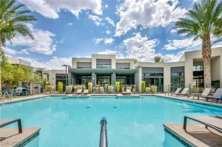 Photo #6: 2714119 Listing