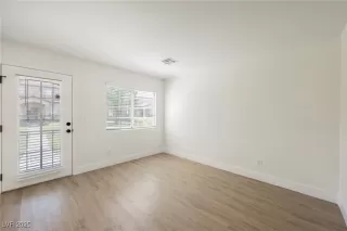 Photo #6: 2714139 Listing