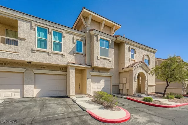 MLS: 2714157 Condo For Sale