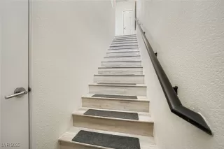 Photo #6: 2714157 Listing 