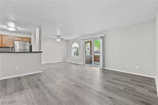 Photo #2: 2714202 Listing 