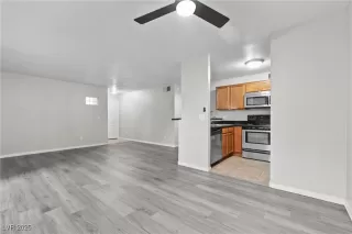 Photo #4: 2714202 Listing 