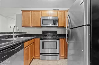 Photo #5: 2714202 Listing 