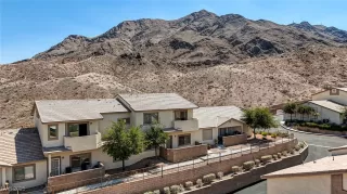 Photo #1: 2714237 Listing