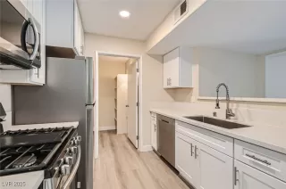 Photo #5: 2714258 Listing 