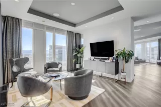 Photo #4: 2714259 Listing