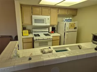 Photo #4: 2714269 Listing 